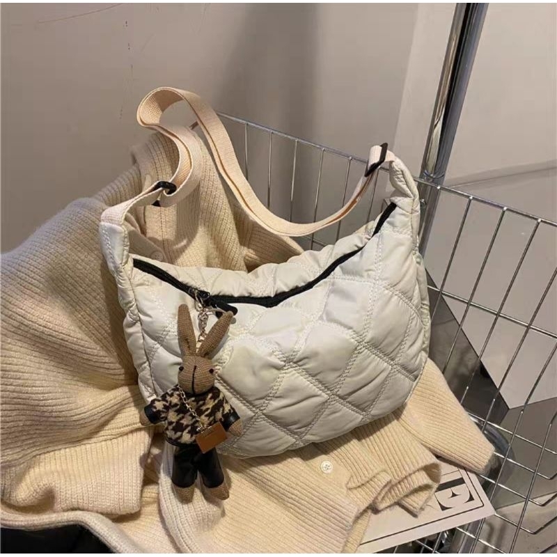 Cream colour outlet bag