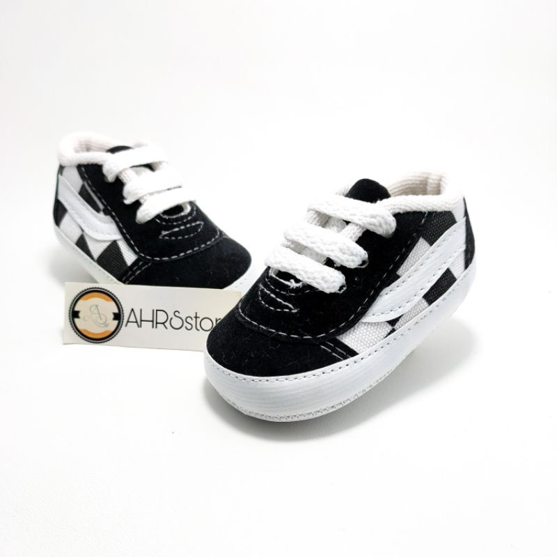 Baby girl clearance vans size 3