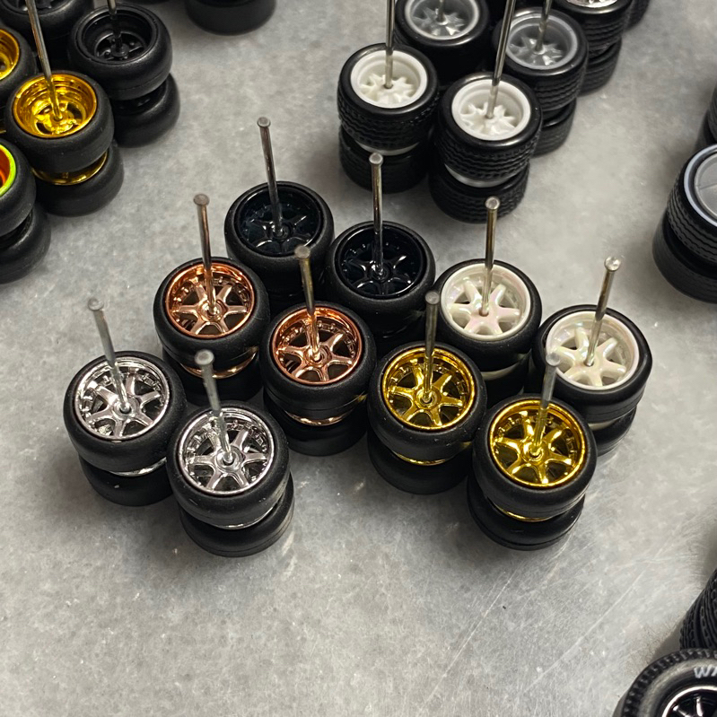 6 Spoke Gold and Chrome JDM Wheels 1/64 Hotwheels Tayer Getah Real ...