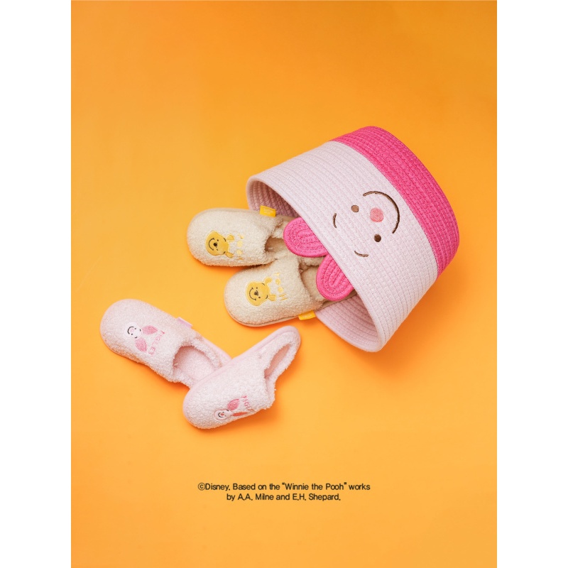 Daiso Korea Disney Winnie the Pooh House Shoes Living Room Shoes Living Room with Strap for Children