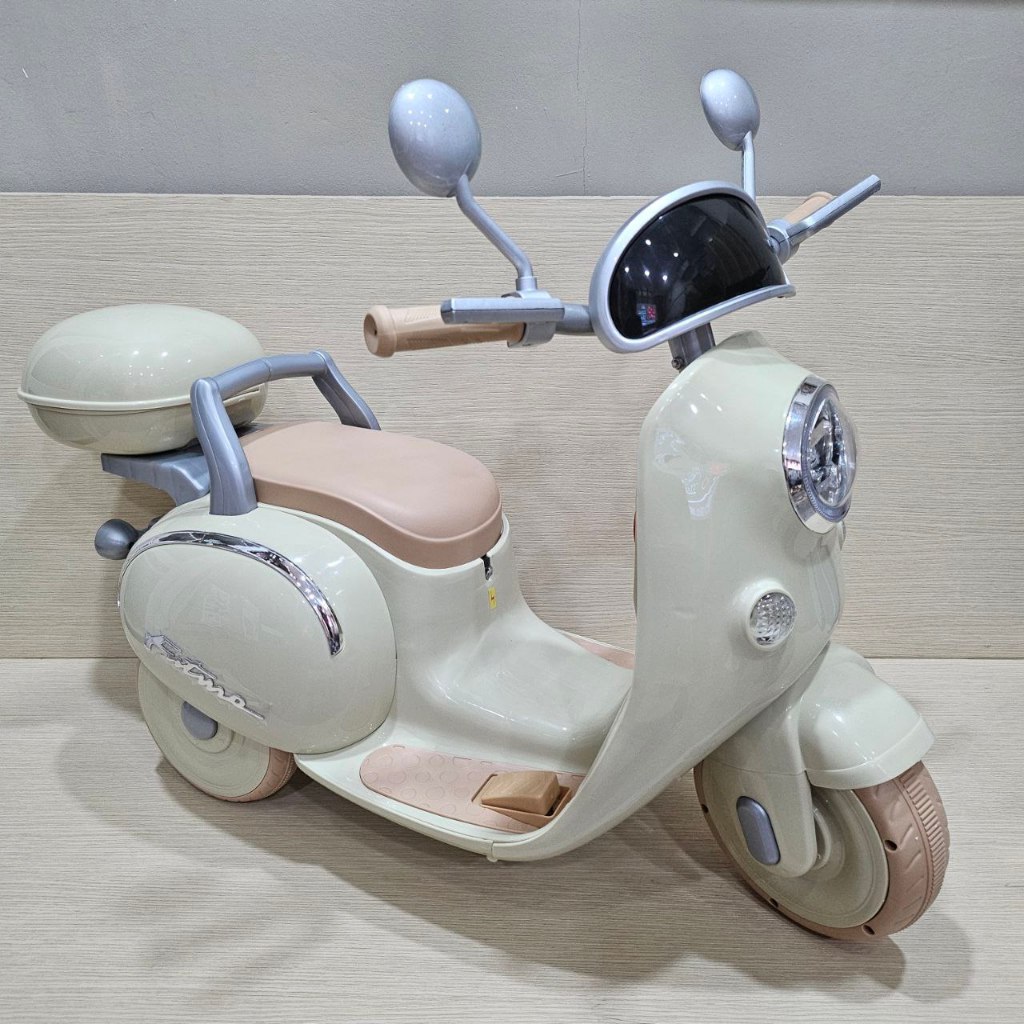 SG] Vespa Retro Kids Electric Scooter Tricycle with Remote Control