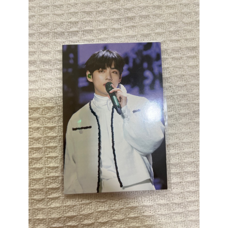 MERCH] BTS Mic Badge Photocard Pc Hybe Insight | Shopee Singapore