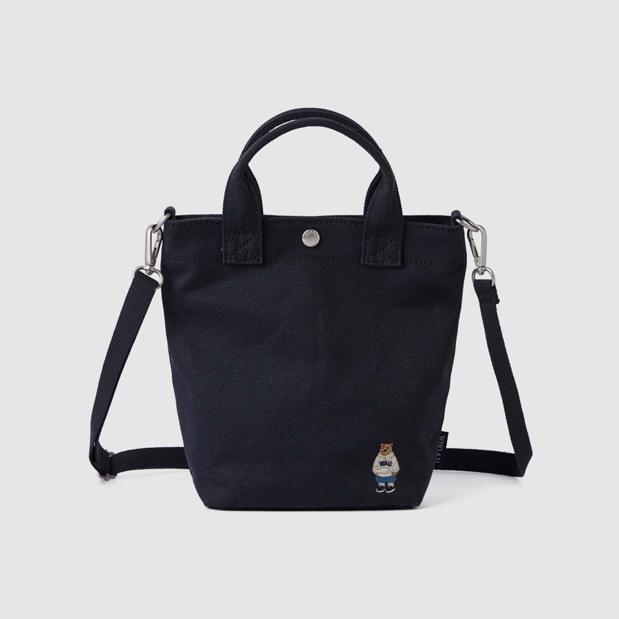 【WHO.A.U】Steve Bucket Bag WHO.A.U] Steve Canvas Bucket Bag 史蒂芬熊帆布水桶手提肩背包