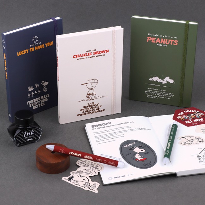 Peanuts Snoopy Hard Cover Band Lined Notebook Notepad Diary Journal ...