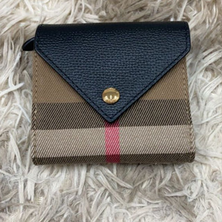 Burberry short hot sale wallet