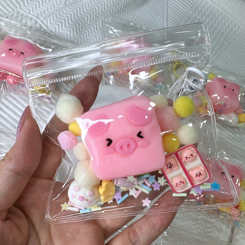 Squishy pig keychain store