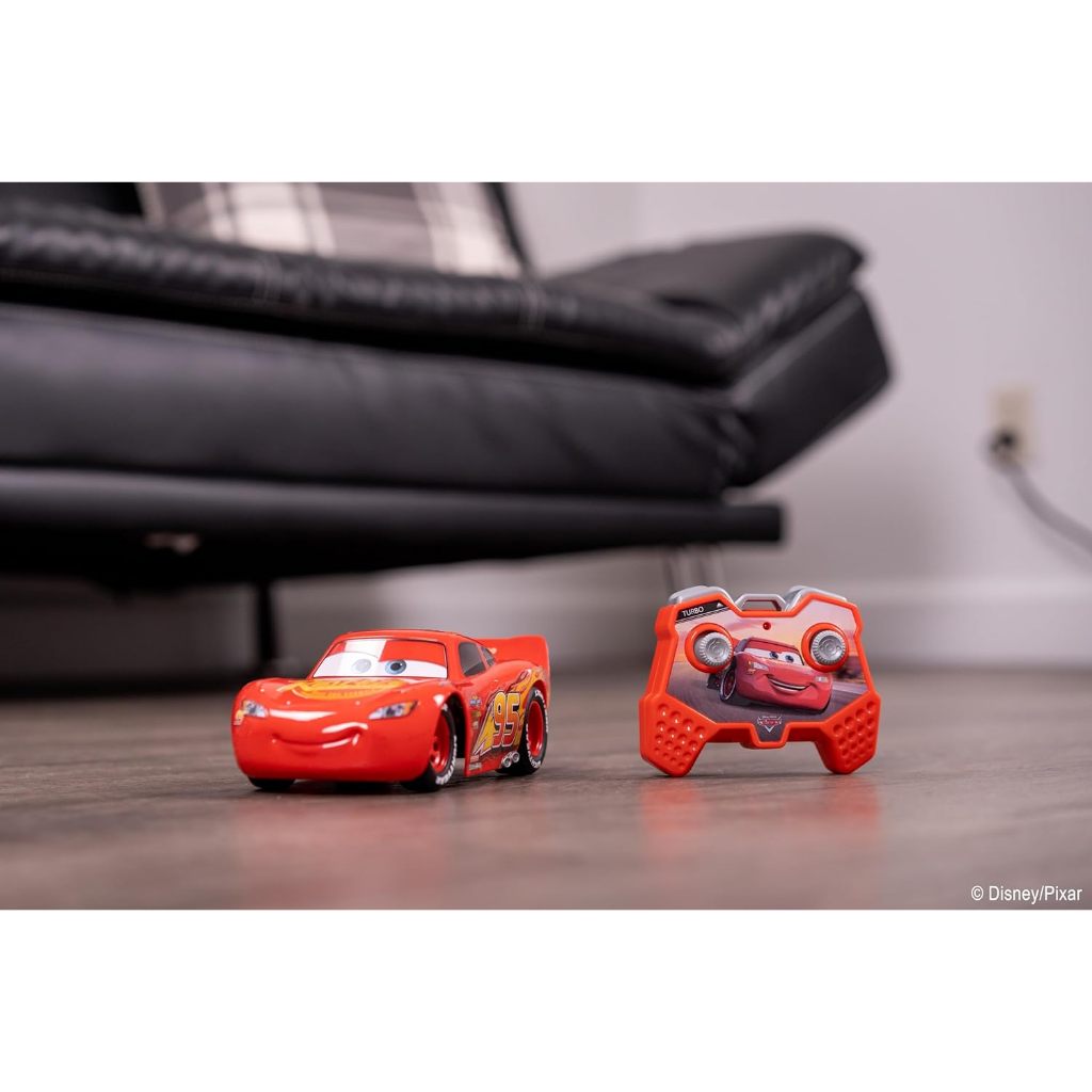 Authentic Disney Pixar Cars 1:24 Lightning McQueen RC Remote