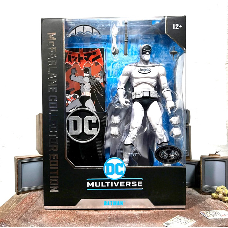 Multiverse Collectors DJH20 - Figurina Batman (Apocalypse Flashback) Da Collezione, Giocattolo Ufficiale, Non Adatto A Sotto I 36 Mesi
