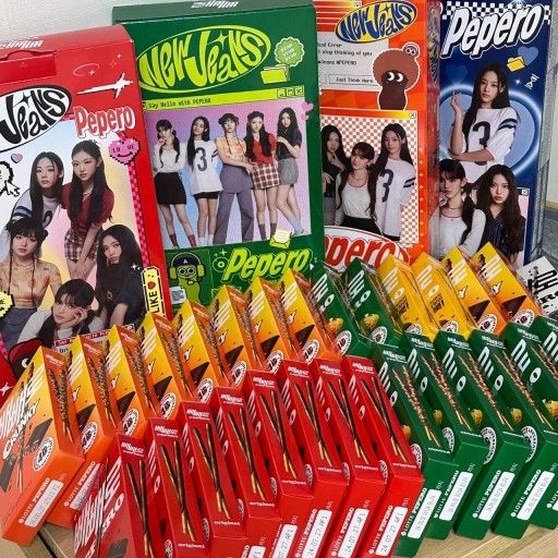 NJZ NewJeans pepero ] New Jeans 8 / 10 / 24 pcs 1 Box red green