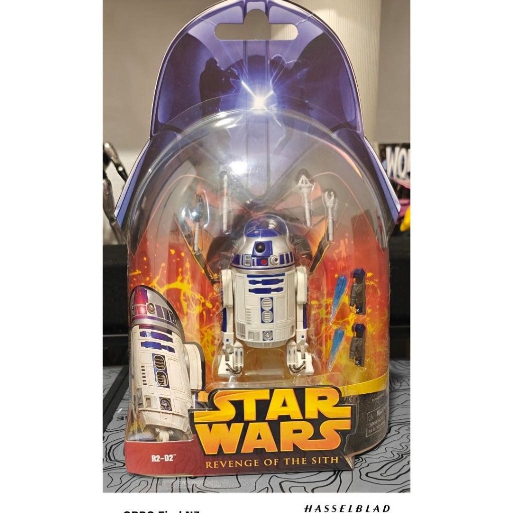Hasbro Star Wars Black Series ROTS R2-D2 Vintage Card MOMC | Brand New ...