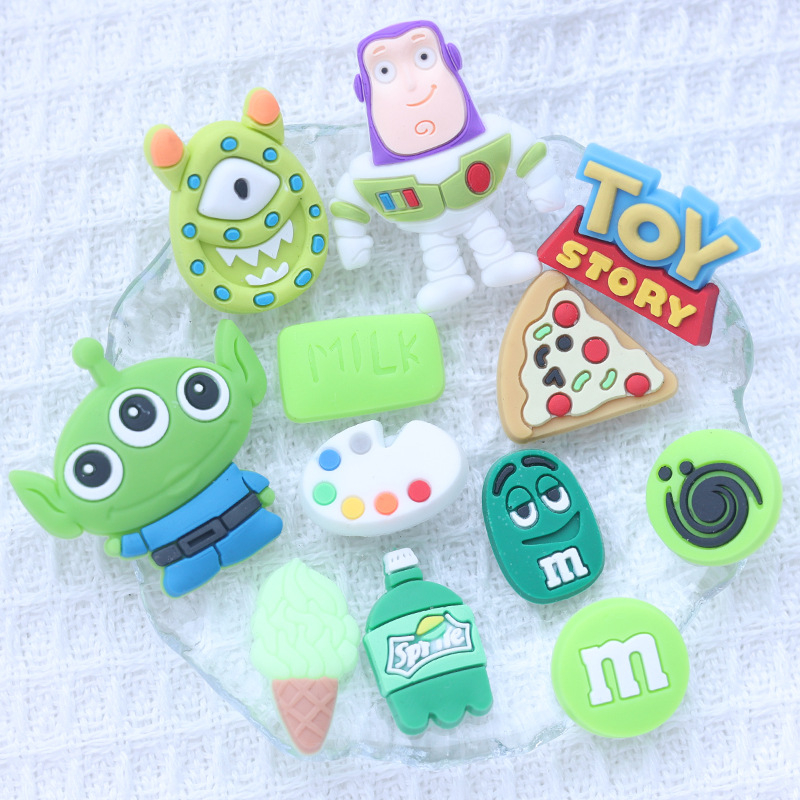 【SG ready stock】Crocs charm DIY Cute cartoon sponge baby crocs jibbitz ...