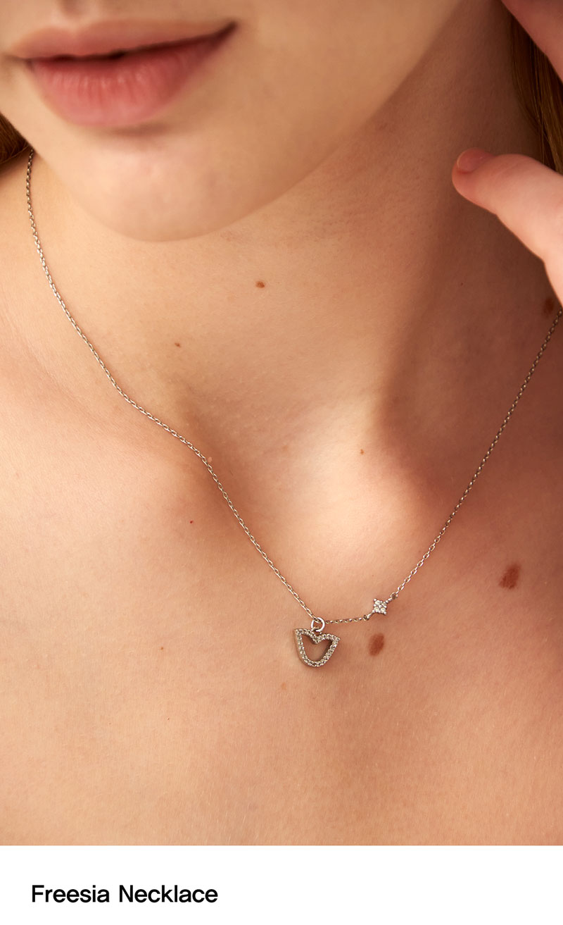 ★NOONOO FINGERS★ Freesia Necklace NOONOOFINGERS Freesia Necklace Flower Pendant Jewelry
