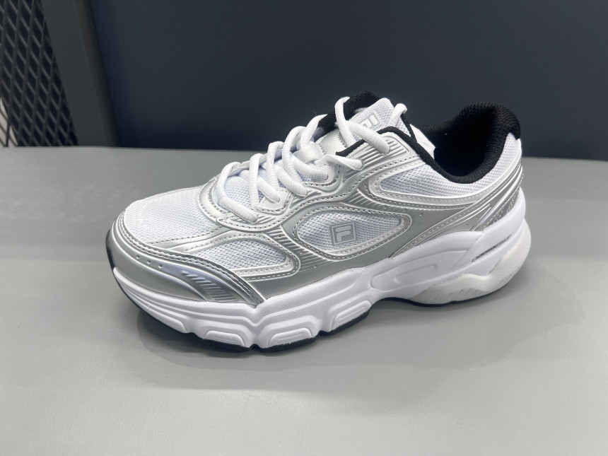 FILA★RANGER MAX★厚底★兼用★ホワイト×シルバー系 FILA☆RANGER MAX☆厚底☆兼用☆ホワイト×シルバー系 (FILA