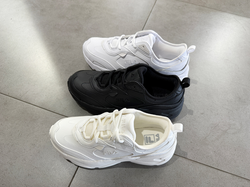 Celebrity's PICK] FILA Ray Trainer Unisex FILA Sneakers
