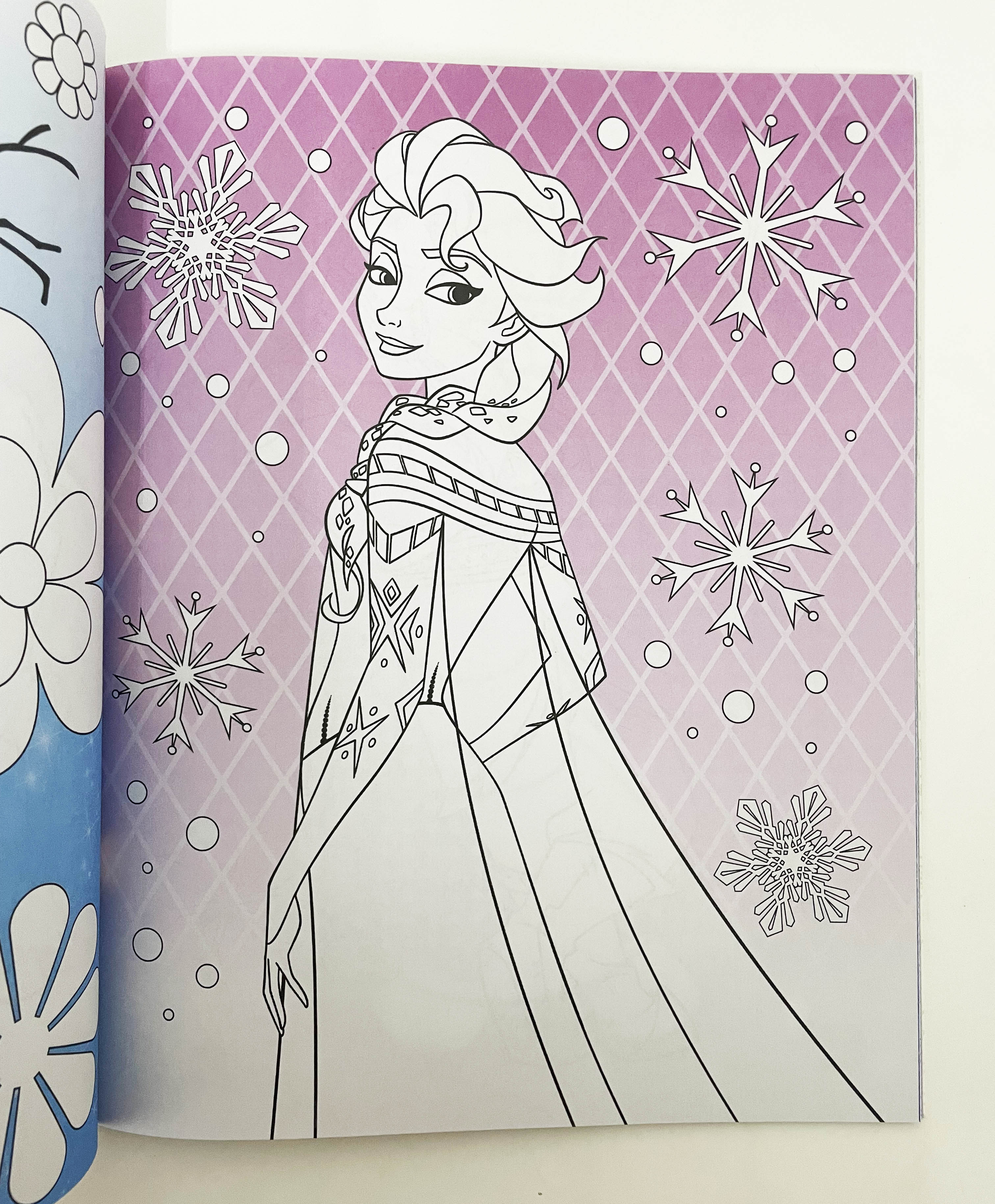 Disney Frozen Ultimate Colouring Book With 72 Pages For Kids to Color