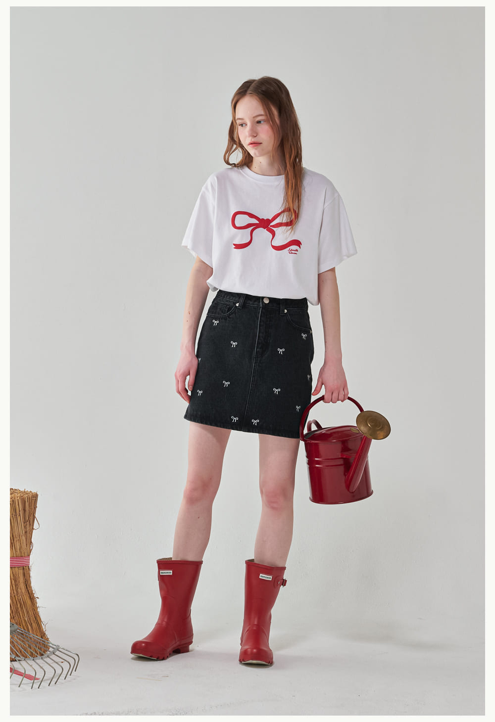 【RONRON】24SS EMBO HEART RIBBON BASIC FIT T SHIRT WHITE RED MUSINSA | RONRON EMBO HEART RIBBON BASIC FIT T SHIRT WHITE RED
