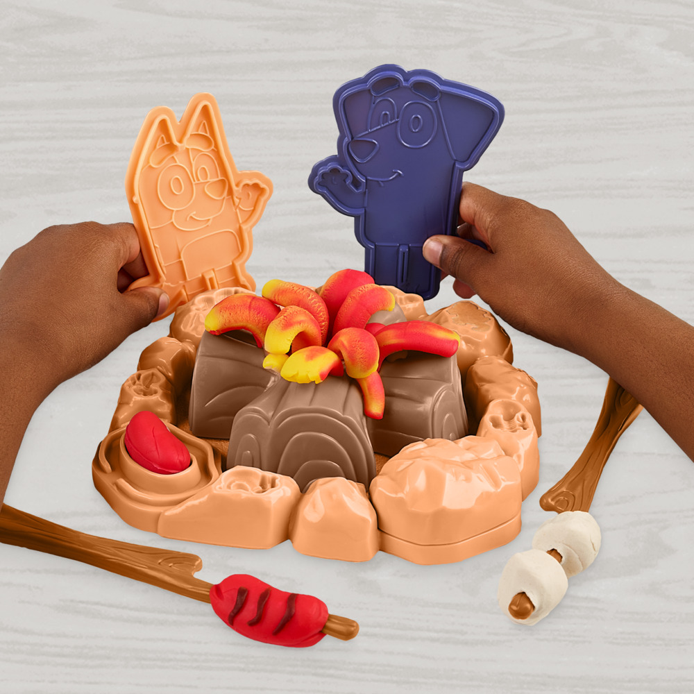 Play-Doh Bluey Goes Camping Playset with 15 Tools, Kids Arts and Crafts ...