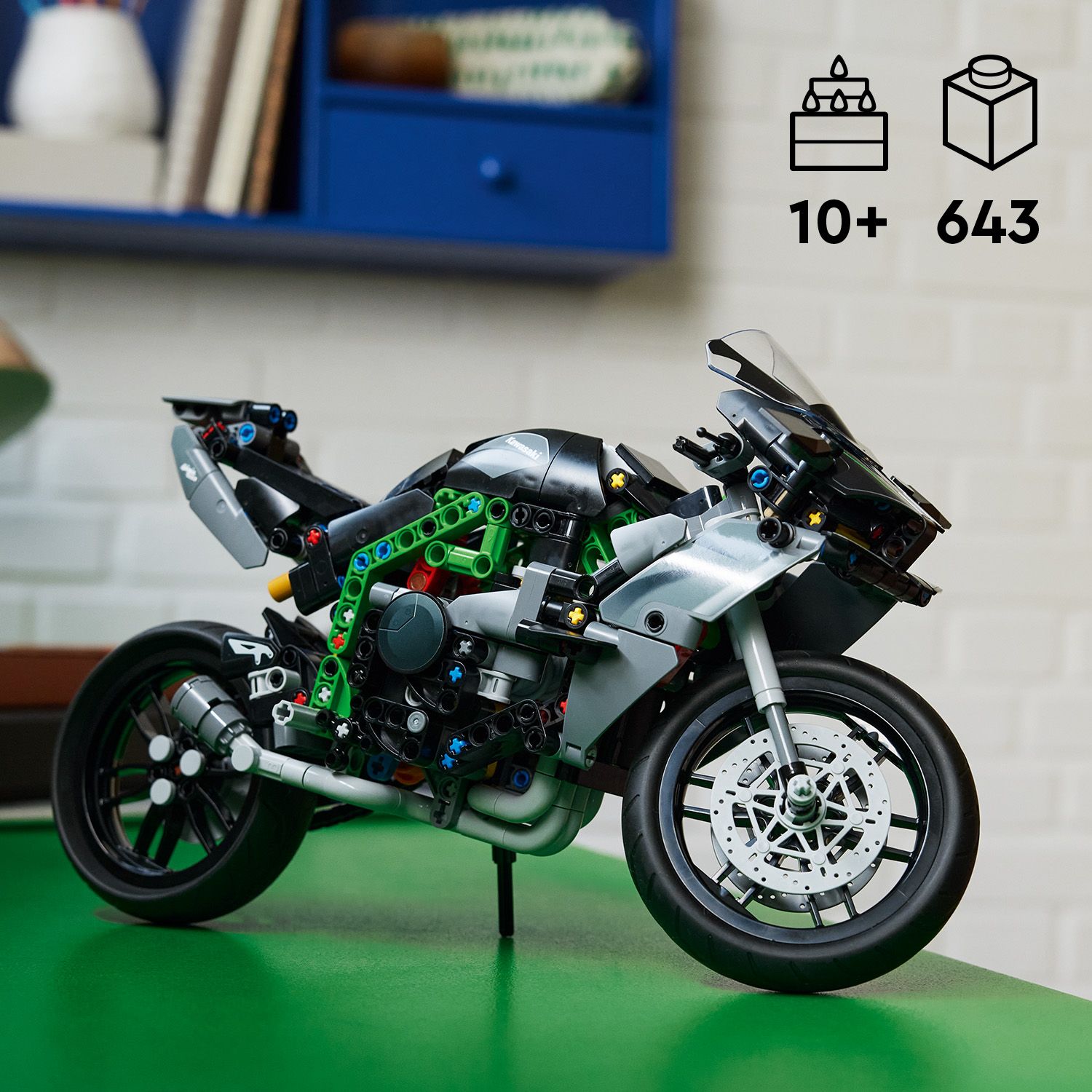 LEGO Technic 42170 Kawasaki Ninja H2R Motorcycle (643 Pieces