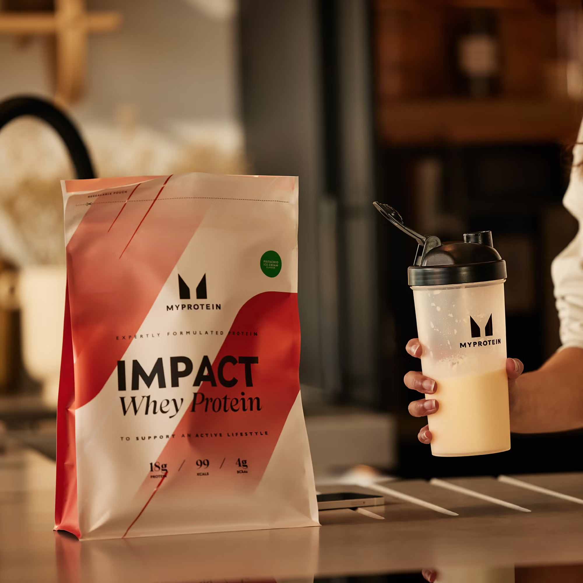 Myprotein Impact Whey Protein LOWEST PRICE Powder 1kg to 2kg Build ...