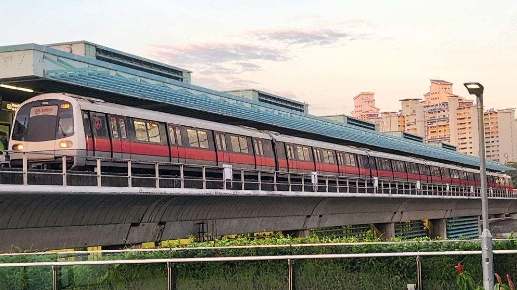 1:120 scale Singapore c151a MRT Train model | Shopee Singapore