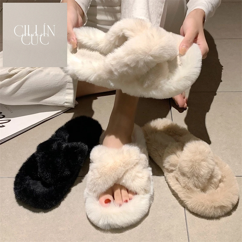 White faux sale fur slippers