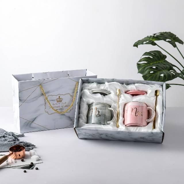 Gift Set Wedding Mr Mrs Mug Ceramic Marble Set Hadiah Lengkap Box Biru Gelas Premium untuk Wedding - Gambar 2