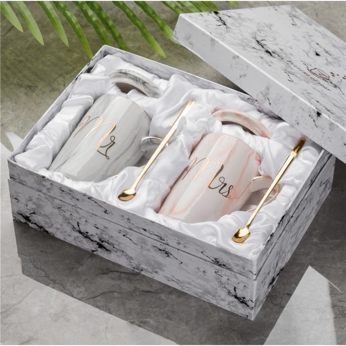 Gift Set Wedding Mr Mrs Mug Ceramic Marble Set Hadiah Lengkap Box Biru Gelas Premium untuk Wedding - Gambar 3