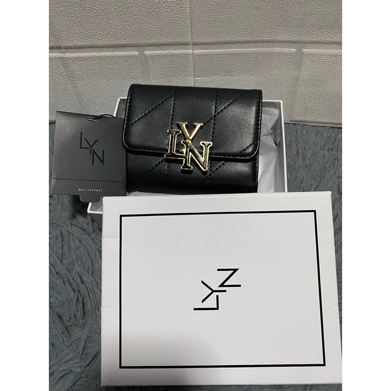 New Lyn Short Wallet Has Flaws Just The Logo On The Front As Shown In ...