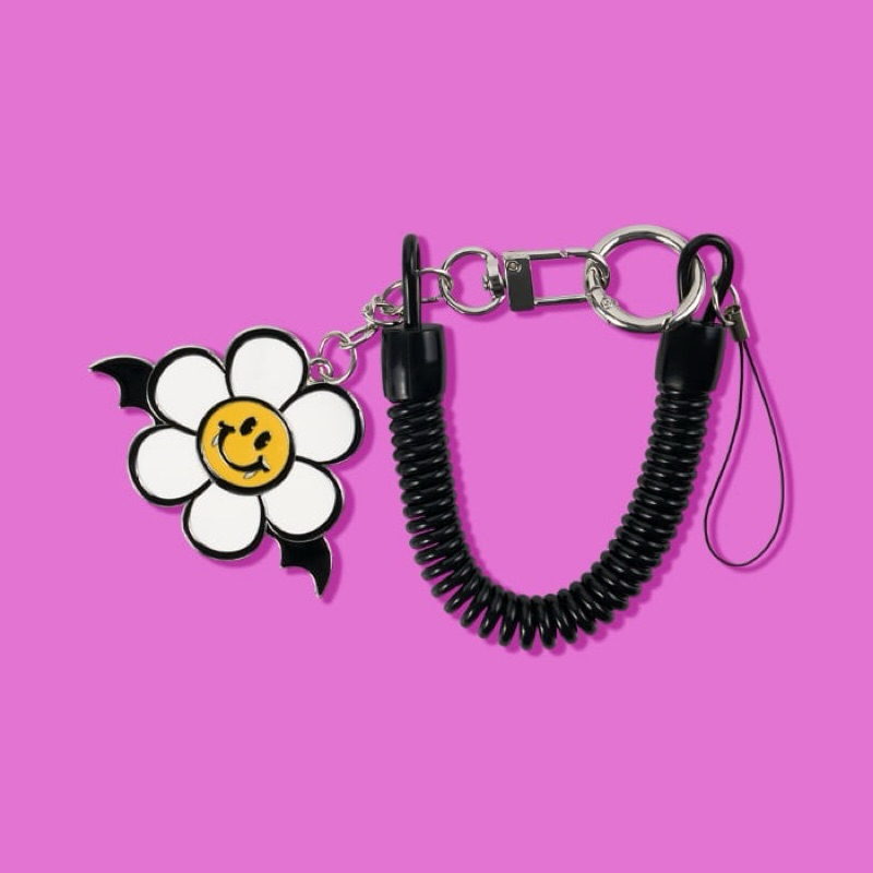 [Wiggle Wiggle x Enhypen] Anti-Lost Keychain : Super Cute collab And ...