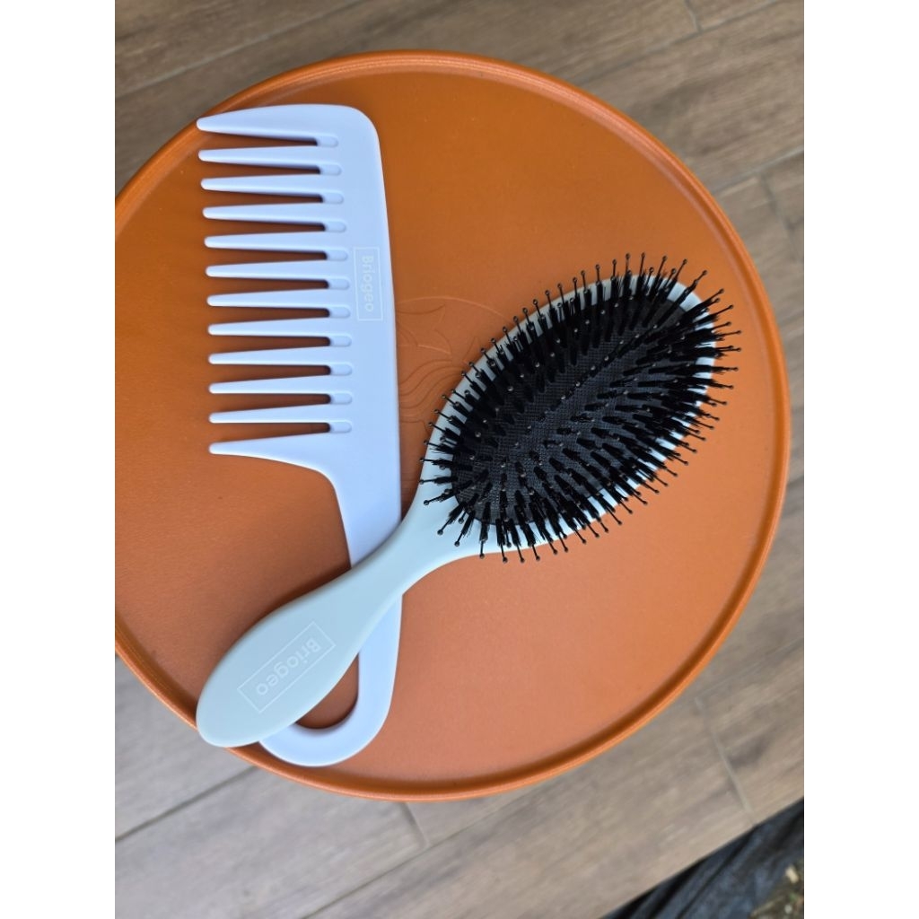 BRIOGEO Wide Tooth Detangling Comb/Vegan Boar Bristle Brush (1pcs ...