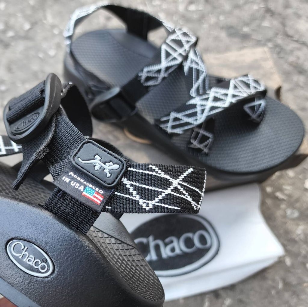 Chaco Z2 Classic Women's And Men's Sandals Product With Box | Shopee ...
