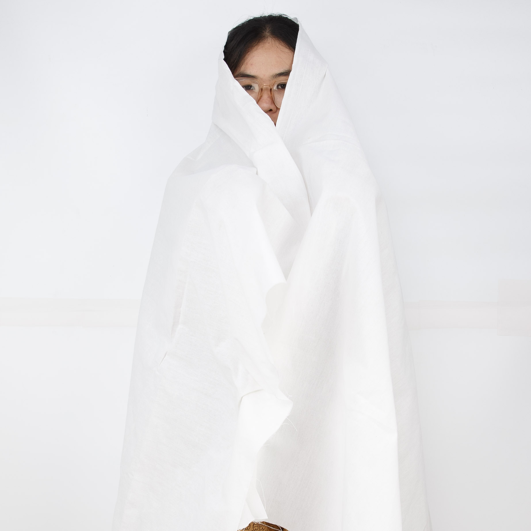 Versatile Raw Thread Fabric Can Create Art Make A Tricky Ghost Content ...