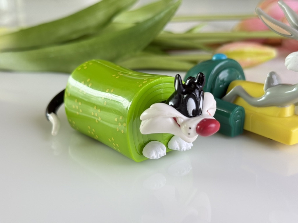 KFC Chicky Meal Toys: Looney Tunes (3PCS)(Unpacked) | Shopee Singapore