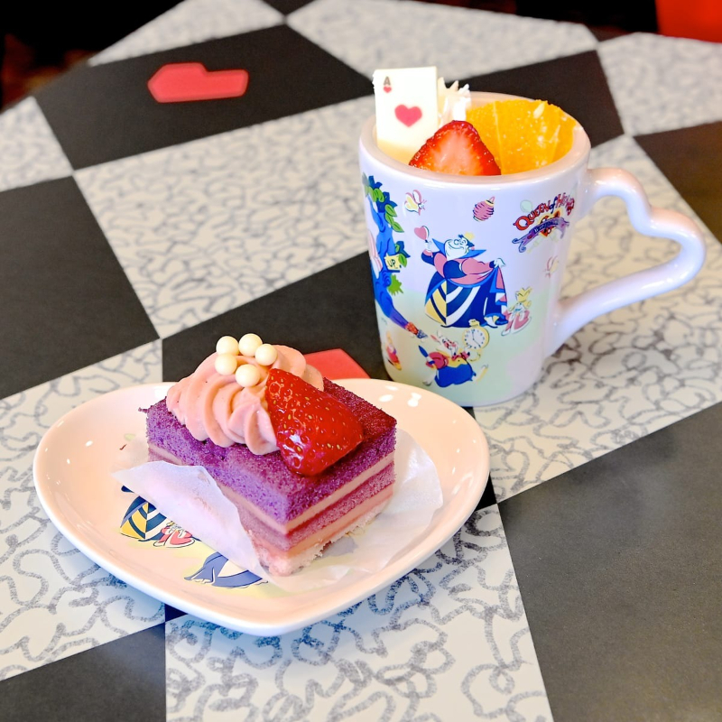 Disney Tokyo Disneyland Limited Alice In Wonderland Queen Of Hearts ...
