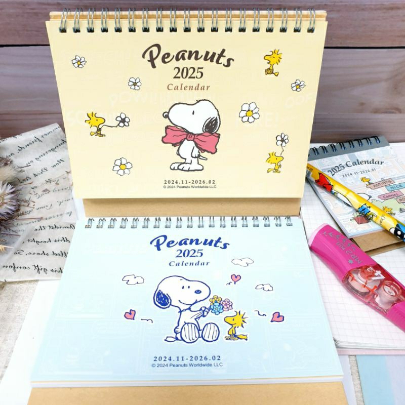 2025 Snoopy Triangle Desk Calendar 2025.112026.02 Coil Memo Annual