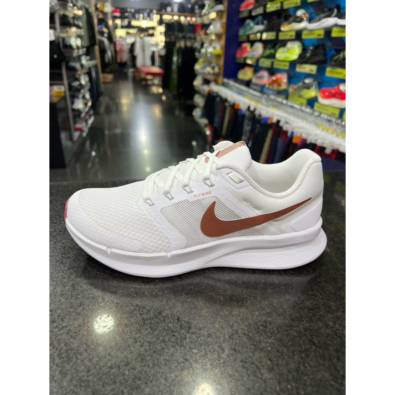 NIKE Run Swift 3 Women s Normal Last Jogging Shoes DR2698 105 White Rose Gold Lightweight Entry Model