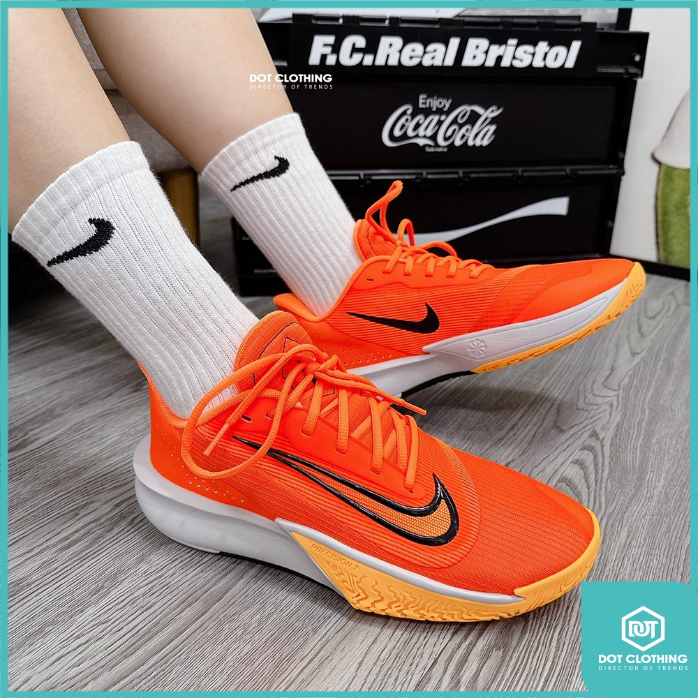 Low top nike basketball shoes best sale