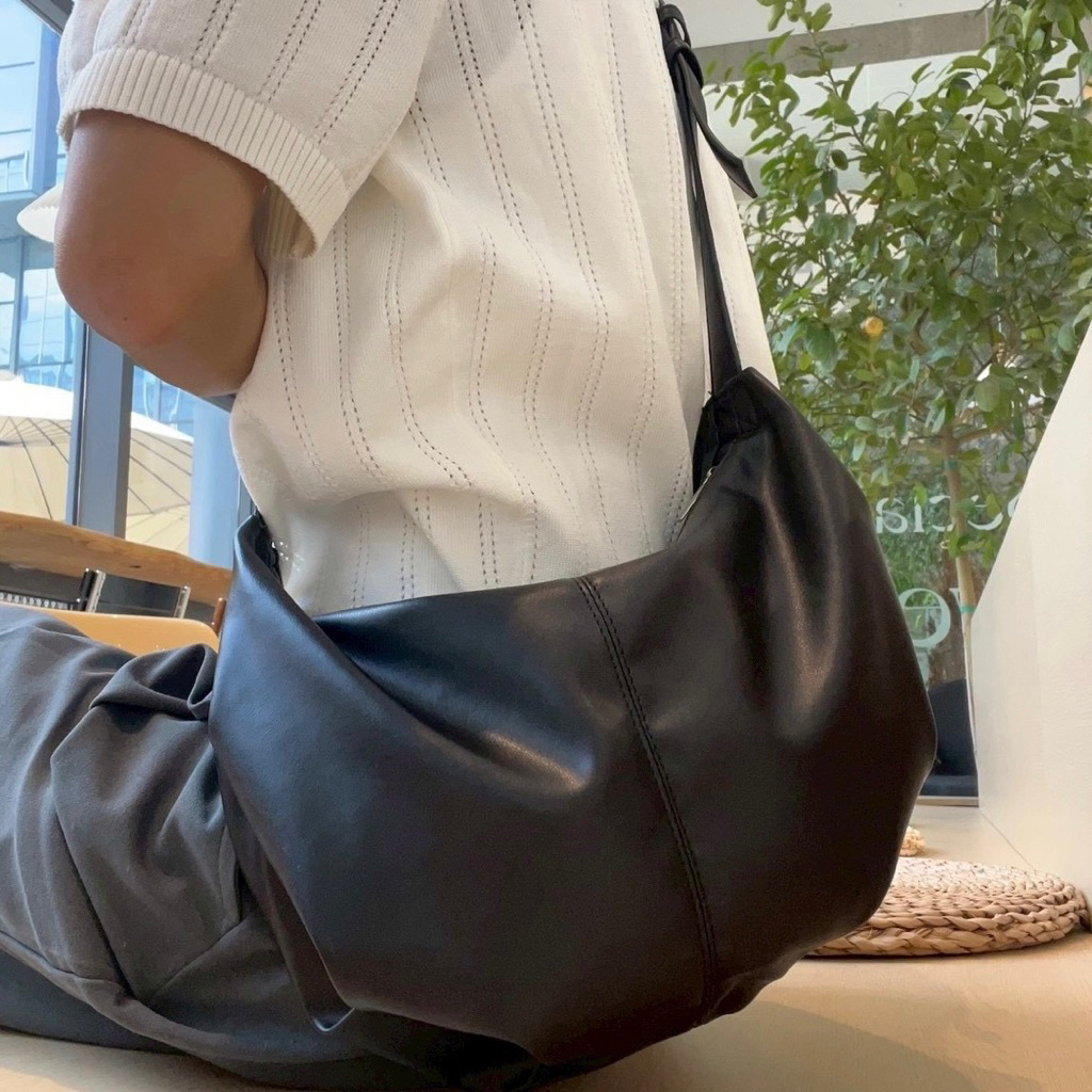 [J'unique] Korean Wrinkled Soft Leather Croissant Shoulder Bag Men's ...