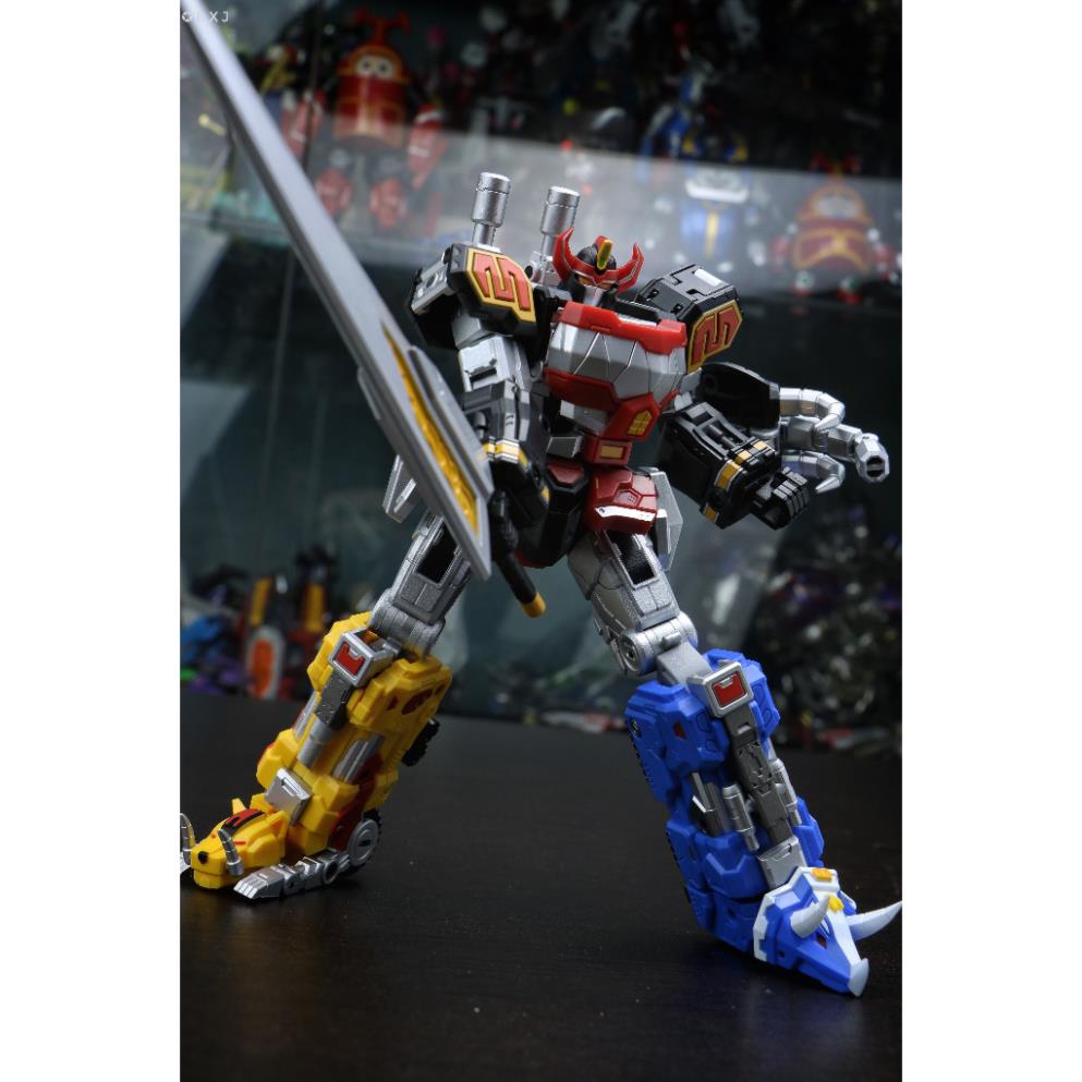 Lucky Cat Micro Cosmos MC-03 Beast Lord Megazord model