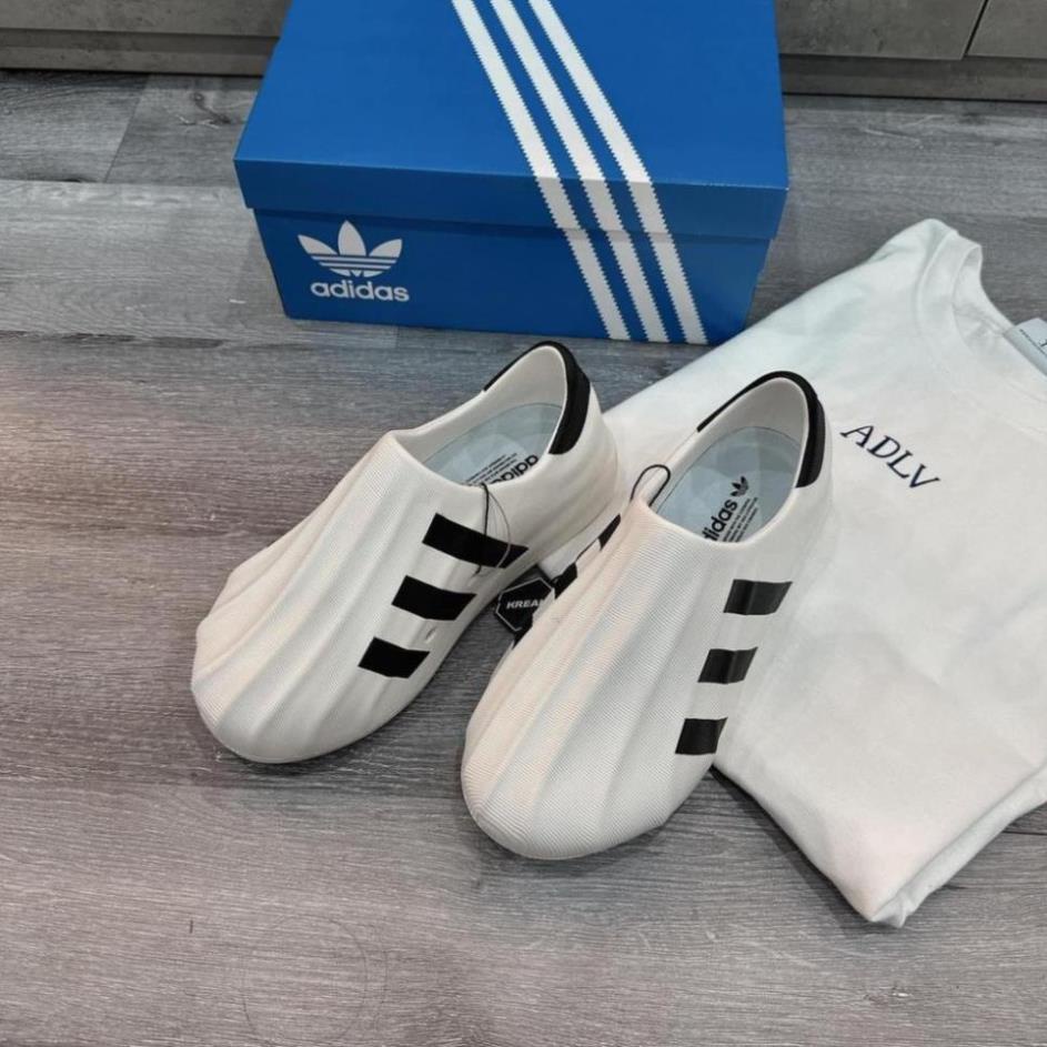 Adidas core box store sneaker