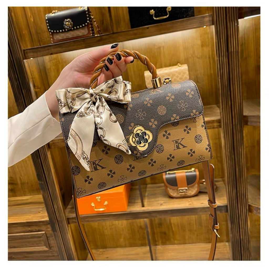 Camera Box - Luxury Shoulder Bags and Cross-Body Bags - Handbags, Women  M82465