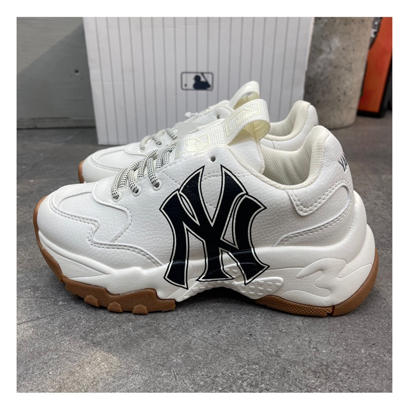 New york yankees sneakers hotsell