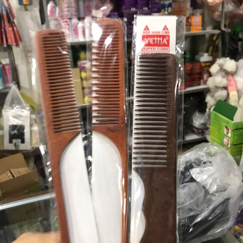 Puppet Comb, Pointed Comb, Artificial Wood Handle Comb | Shopee Singapore