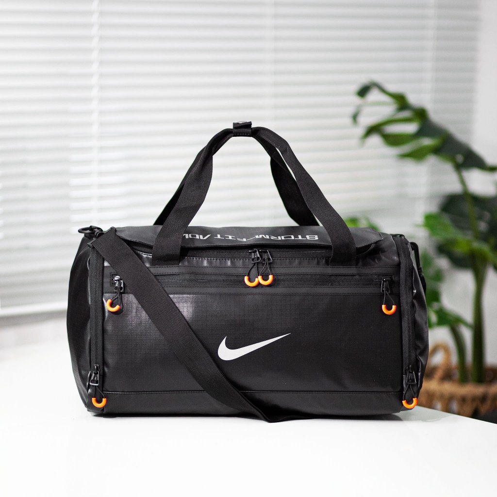 Nike waterproof best sale duffel bag