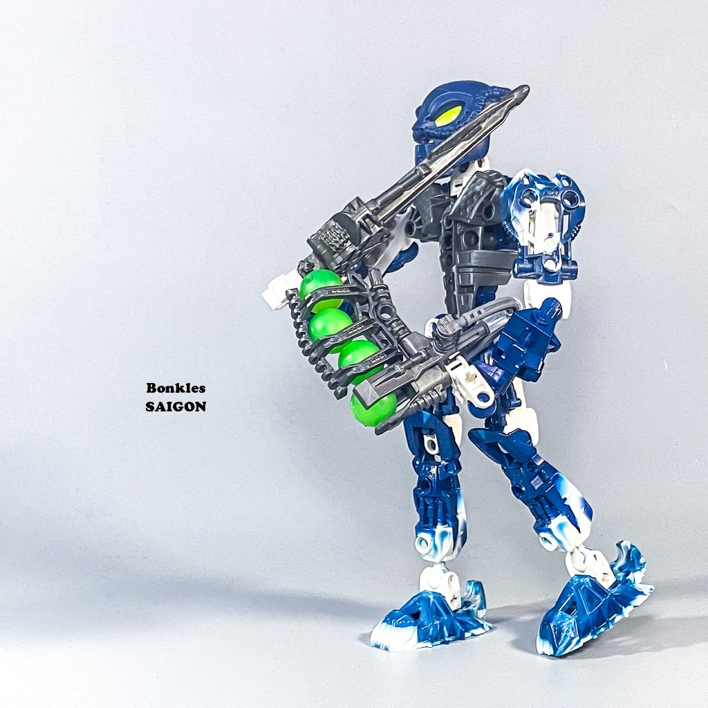 Vintage Model Toy Assemble LEGO Bionicle Toa Inika 8728 Hahli Genuine Denmark 2006