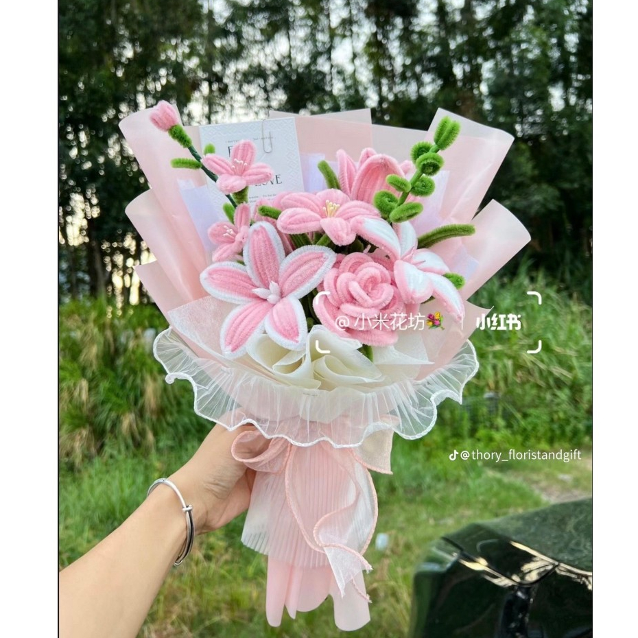 Handmade bouquet of mixed roses, twisted white tulle, zinc velvet tulip ...
