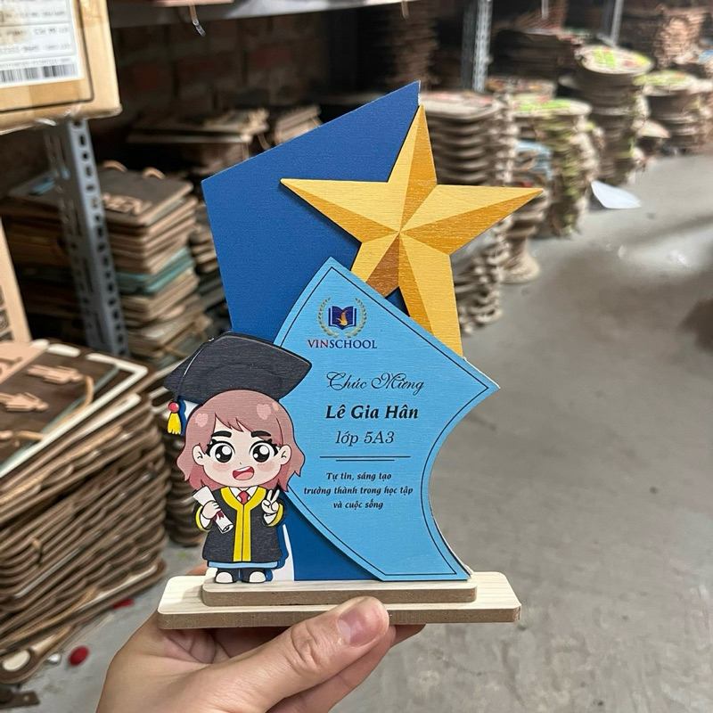 Desktop badges for senior graduation students with printed logos for ...