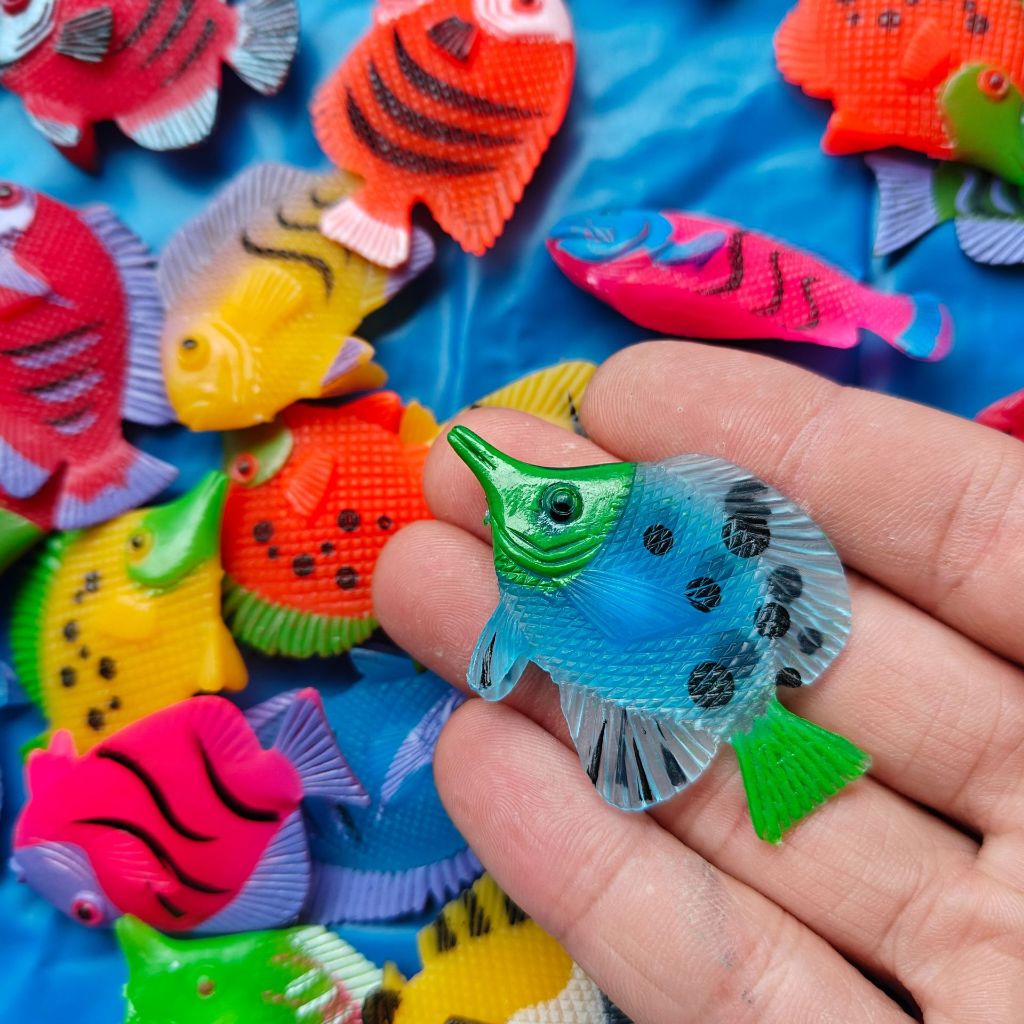 Multi-colored plastic fish animal toy model Mini sea creature ...