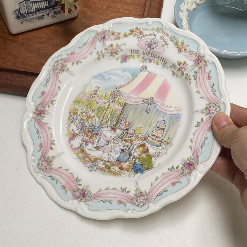THE WEDDING' BRAMBLY HEDGE ROYAL DOULTON ENGLAND DISC | Shopee