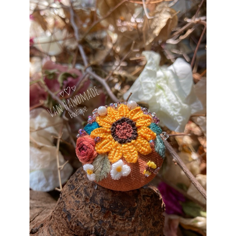 Vintage sunflower embroidered lapel Pin (badge) | Shopee Singapore